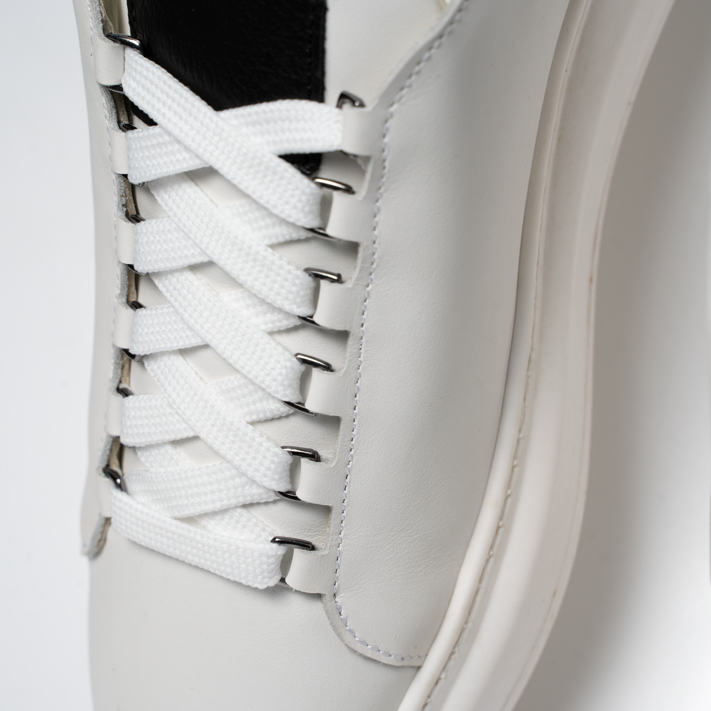 SNEAKERS STYLISH