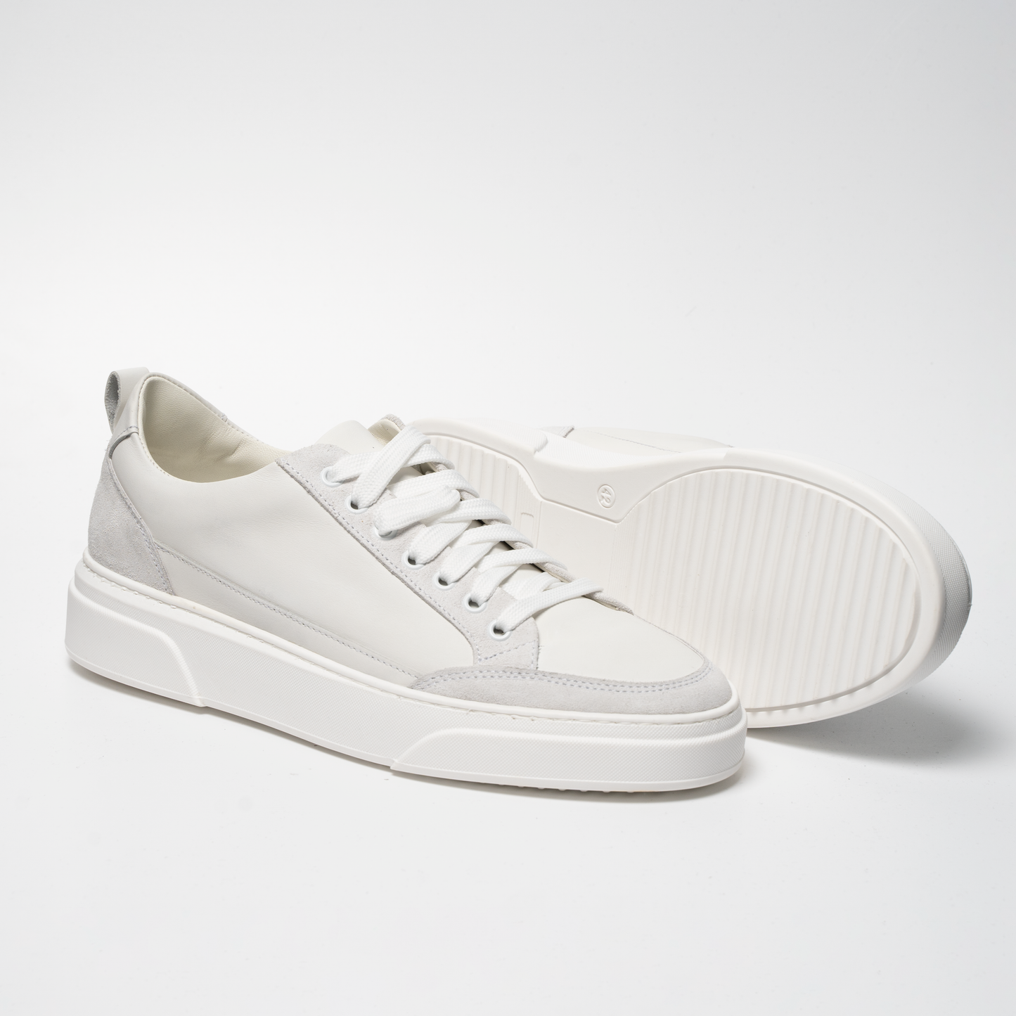 SNEAKERS SCREN